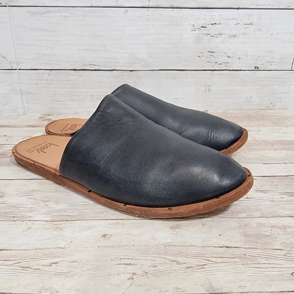 Beek Seagull  Mules in black leather - Picture 2 of 11